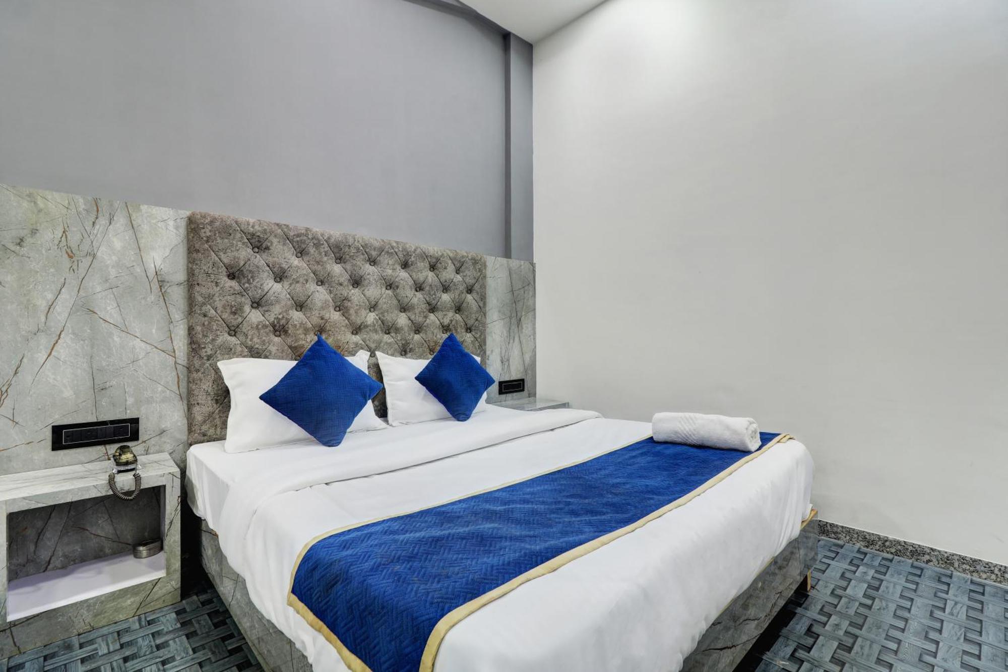 Hotel Bb House Мумбаи Экстерьер фото