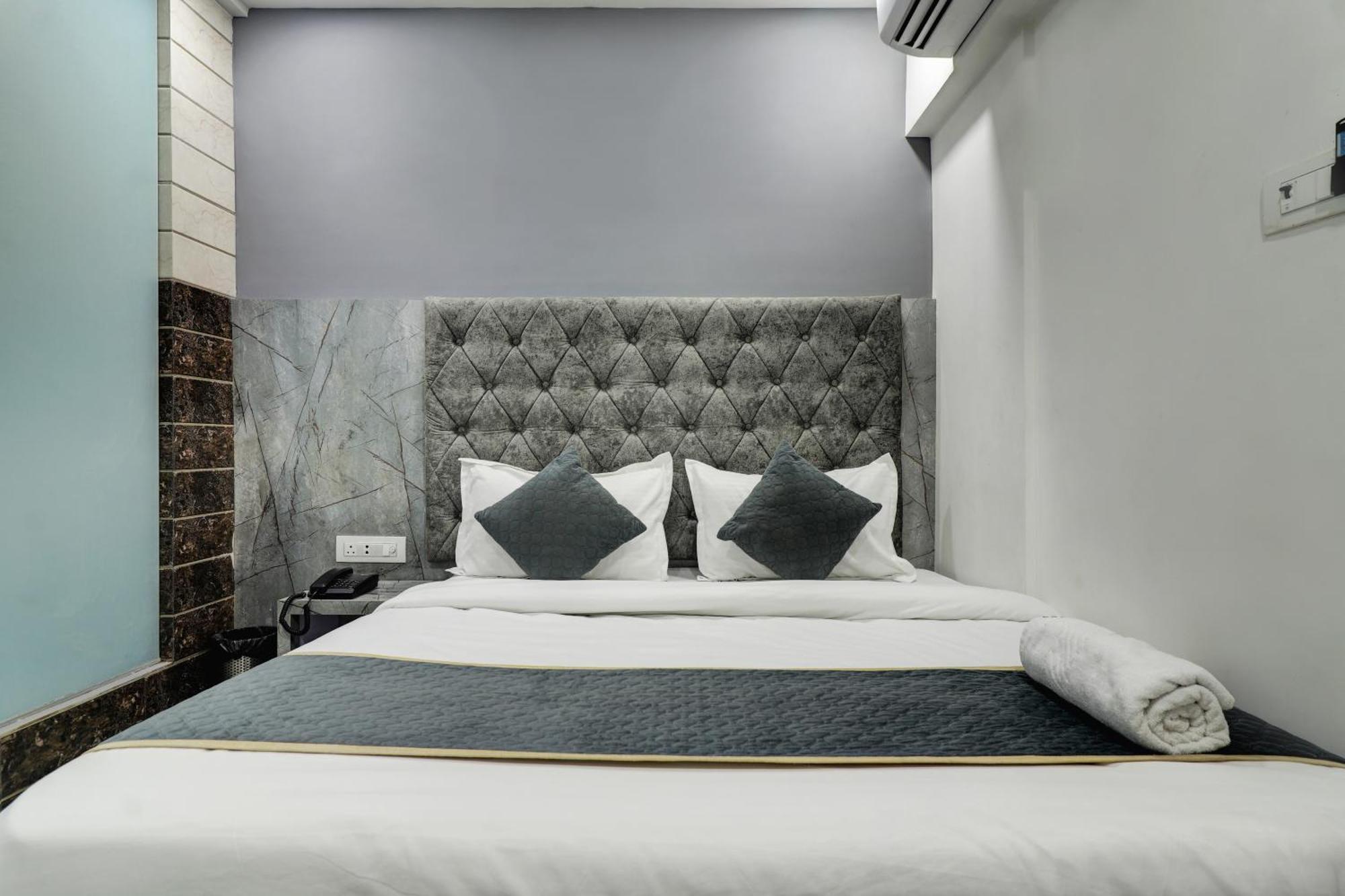 Hotel Bb House Мумбаи Экстерьер фото