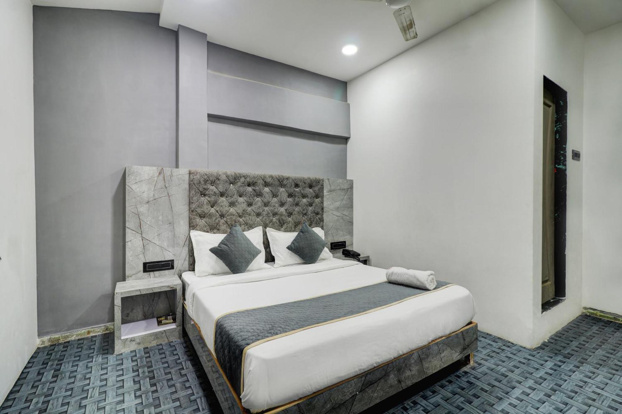Hotel Bb House Мумбаи Экстерьер фото